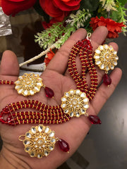 Jewelry set in red color